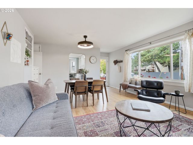 7232 Se STEELE St, Portland, OR 97206