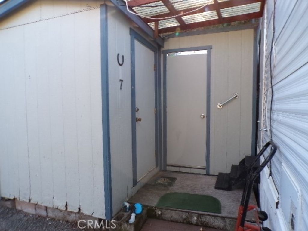 Image 11 of property listing at 12840 Island Drive 7, Clearlake Oaks, CA 95423