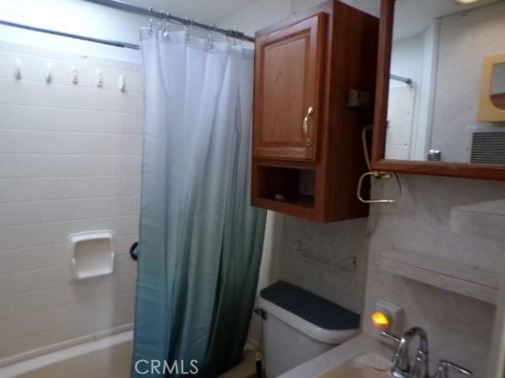 Image 13 of property listing at 12840 Island Drive 7, Clearlake Oaks, CA 95423