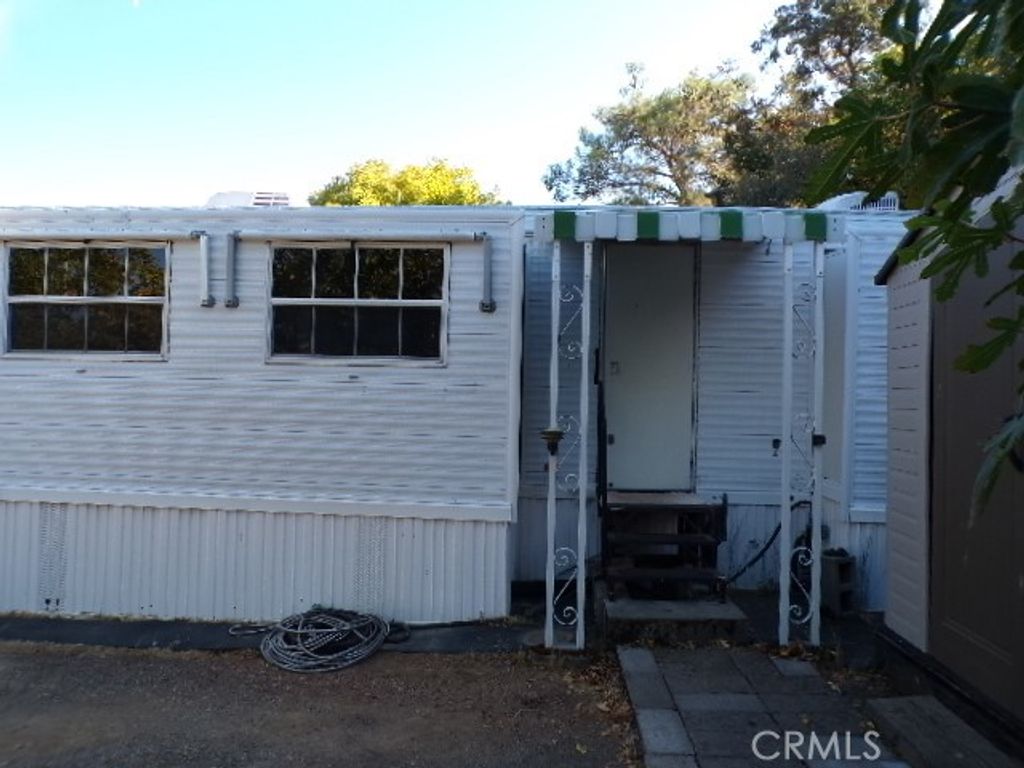 Image 2 of property listing at 12840 Island Drive 7, Clearlake Oaks, CA 95423