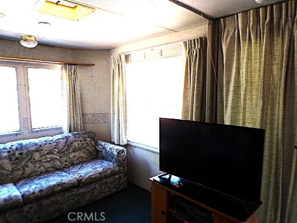 Image 5 of property listing at 12840 Island Drive 7, Clearlake Oaks, CA 95423