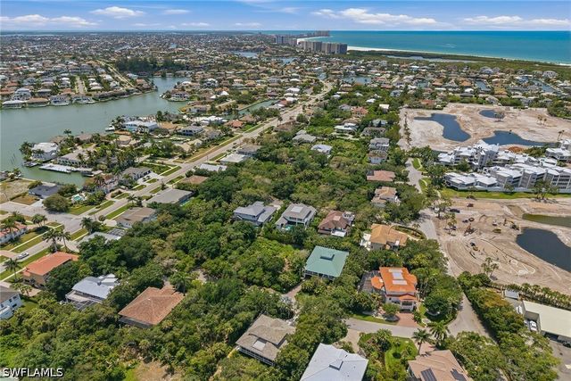 375 Gumbo Limbo LN, Marco Island, FL 34145