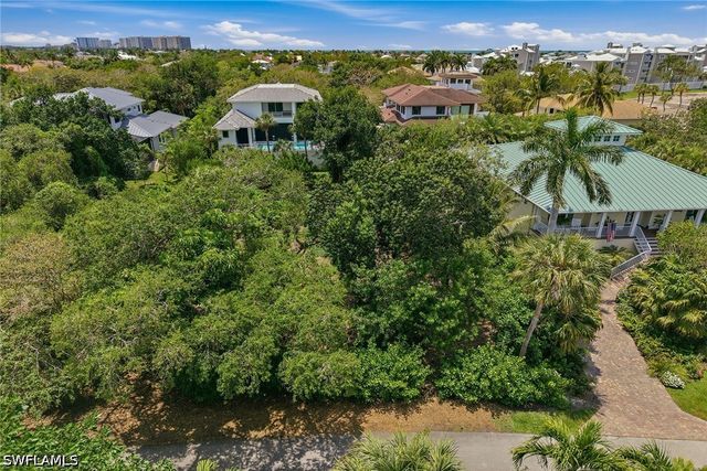 375 Gumbo Limbo LN, Marco Island, FL 34145