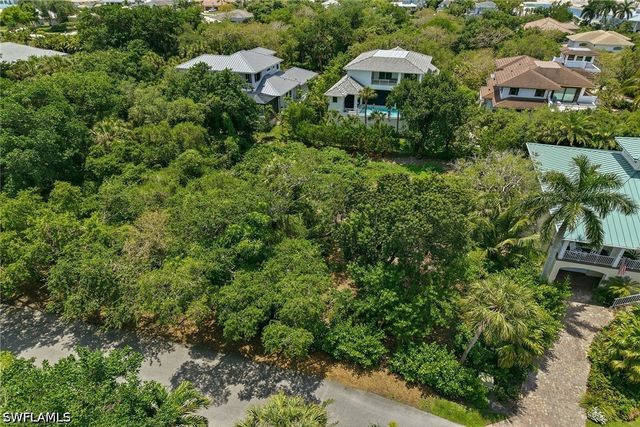 375 Gumbo Limbo LN, Marco Island, FL 34145