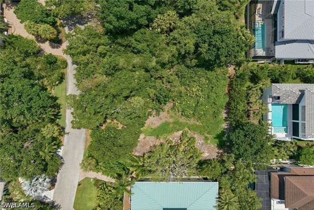 375 Gumbo Limbo LN, Marco Island, FL 34145
