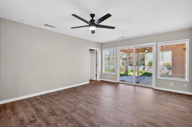 856 W 14th Street, Medford, OR 97501