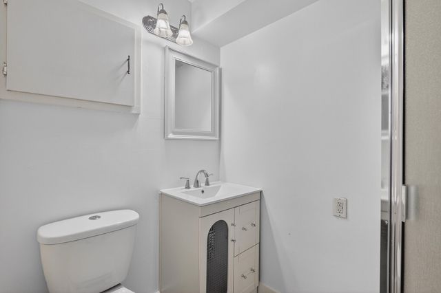 856 W 14th Street, Medford, OR 97501