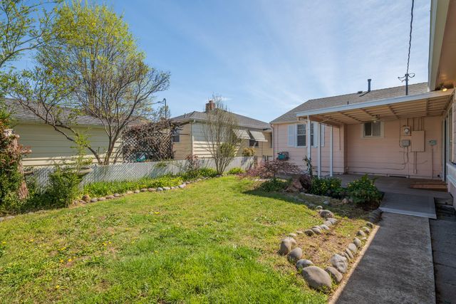 856 W 14th Street, Medford, OR 97501