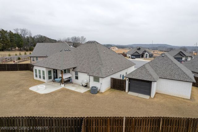 2823 Marissa Court, Van Buren, AR 72956