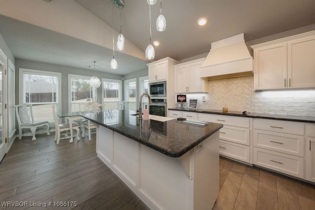 2823 Marissa Court, Van Buren, AR 72956