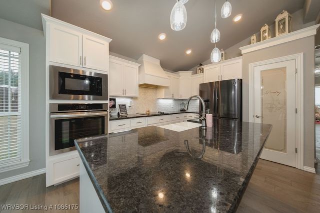 2823 Marissa Court, Van Buren, AR 72956