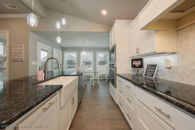 2823 Marissa Court, Van Buren, AR 72956