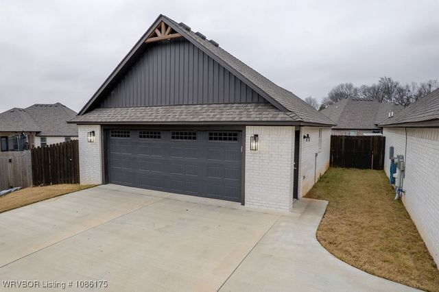 2823 Marissa Court, Van Buren, AR 72956