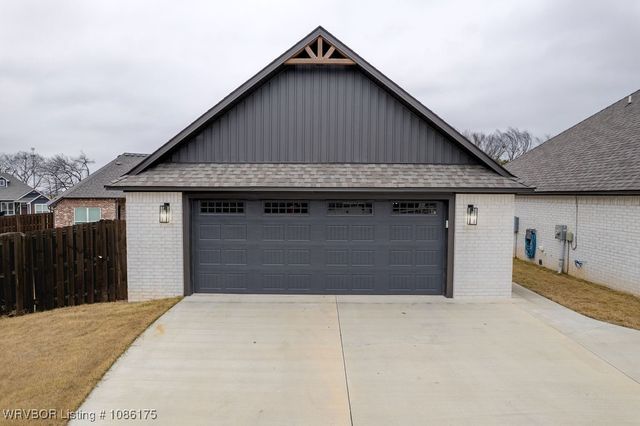 2823 Marissa Court, Van Buren, AR 72956