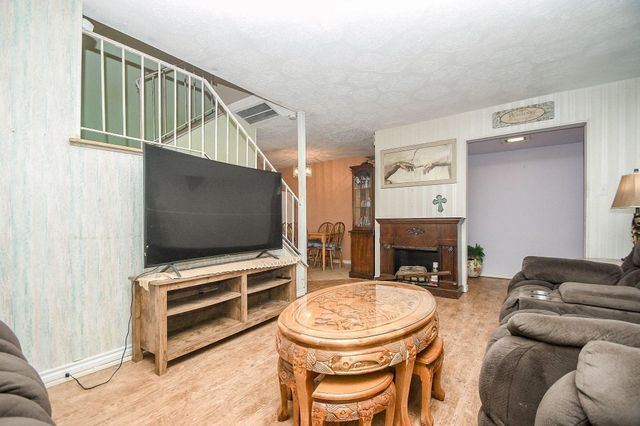 7136 Crownwest Street 7136, Houston, TX 77072