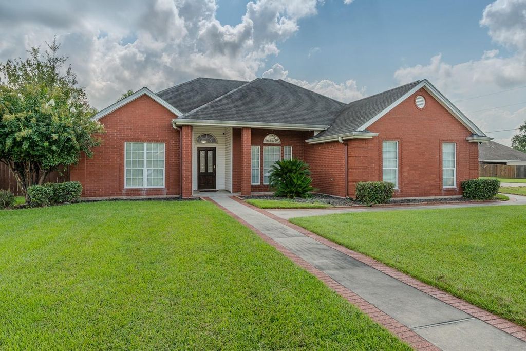 193 Donald Street, Bridge City, TX 77611