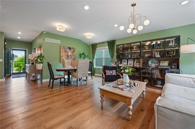 9013 SW 9th Street, Lee's Summit, MO 64064