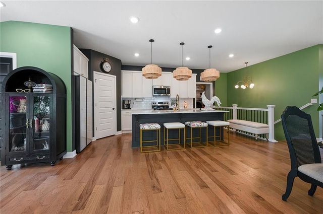 9013 SW 9th Street, Lee's Summit, MO 64064