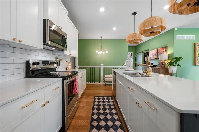 9013 SW 9th Street, Lee's Summit, MO 64064