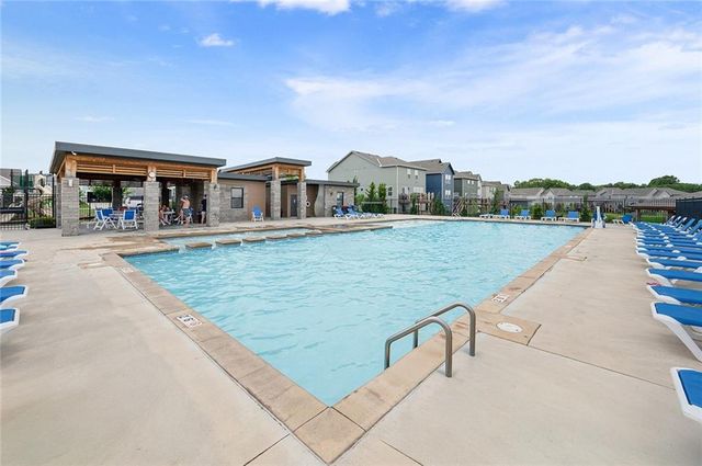 9013 SW 9th Street, Lee's Summit, MO 64064