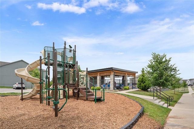 9013 SW 9th Street, Lee's Summit, MO 64064