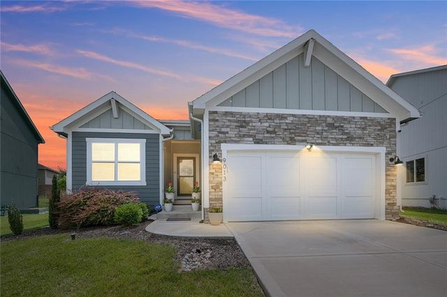 9013 SW 9th Street, Lee's Summit, MO 64064