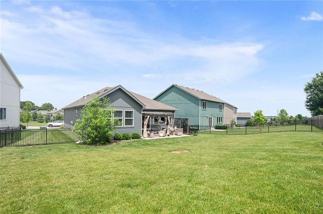 9013 SW 9th Street, Lee's Summit, MO 64064