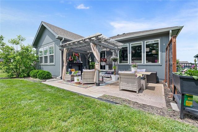 9013 SW 9th Street, Lee's Summit, MO 64064