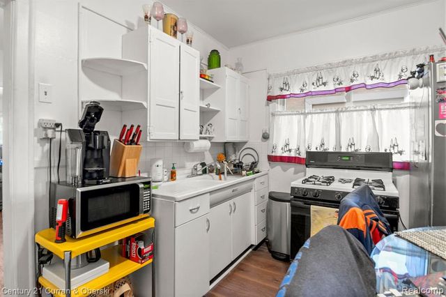 1205 Garfield Avenue, Lincoln Park, MI 48146