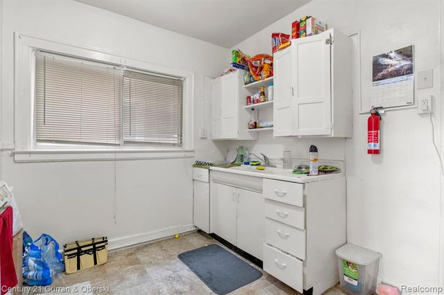 1205 Garfield Avenue, Lincoln Park, MI 48146