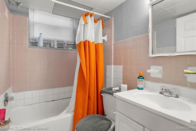1205 Garfield Avenue, Lincoln Park, MI 48146