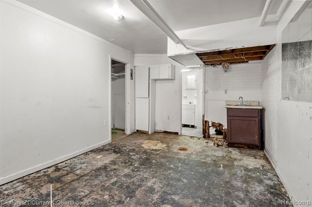 1205 Garfield Avenue, Lincoln Park, MI 48146