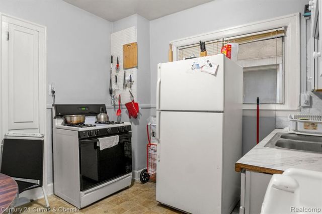 1205 Garfield Avenue, Lincoln Park, MI 48146