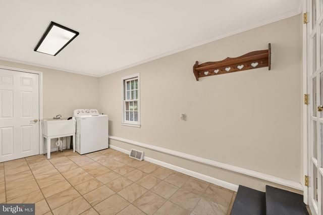 185 MORDINGTON AVE, Charles Town, WV 25414