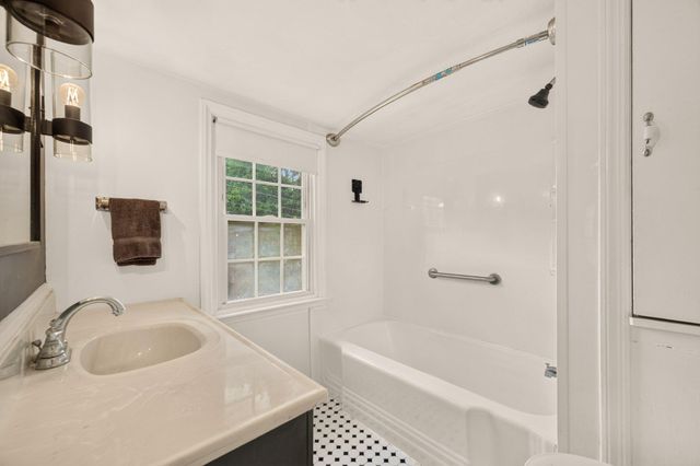 185 MORDINGTON AVE, Charles Town, WV 25414