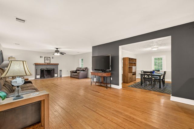 185 MORDINGTON AVE, Charles Town, WV 25414