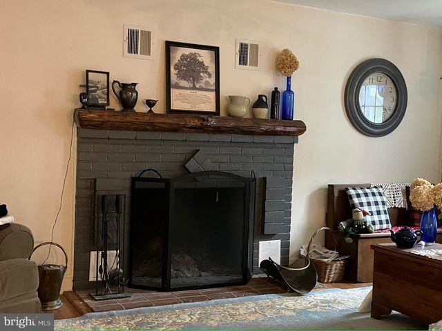 185 MORDINGTON AVE, Charles Town, WV 25414