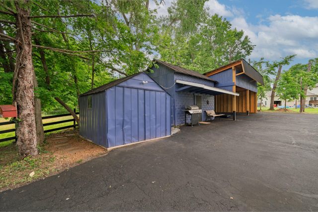 185 MORDINGTON AVE, Charles Town, WV 25414