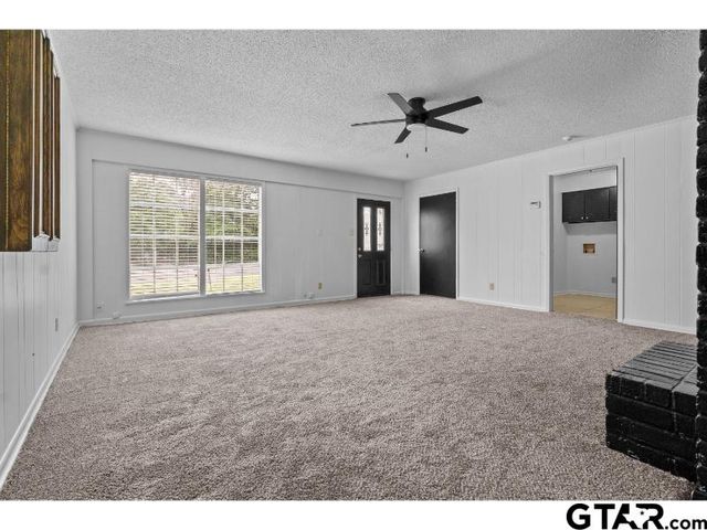 526 Ronnette Dr, Tyler, TX 75703