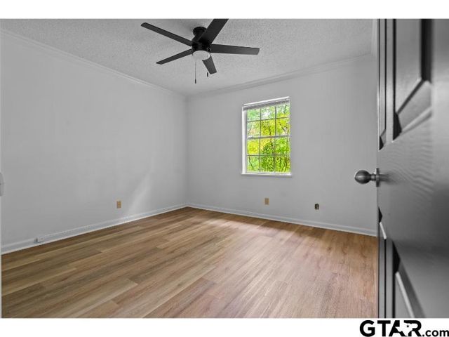 526 Ronnette Dr, Tyler, TX 75703