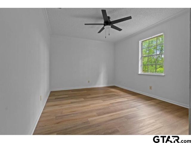 526 Ronnette Dr, Tyler, TX 75703