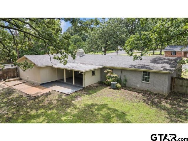 526 Ronnette Dr, Tyler, TX 75703