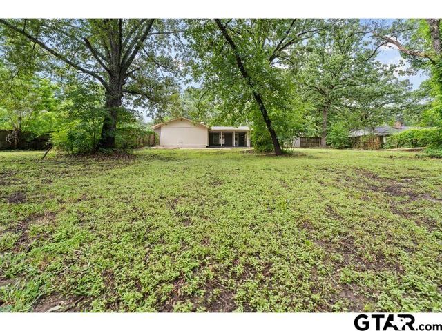 526 Ronnette Dr, Tyler, TX 75703