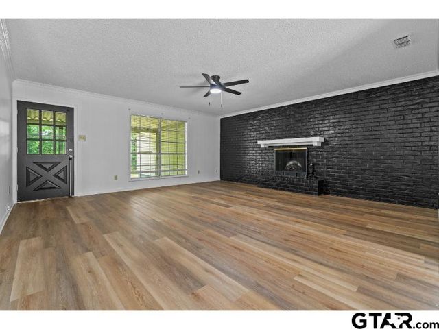 526 Ronnette Dr, Tyler, TX 75703