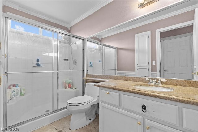 2000 Summit Pointe Drive, Las Vegas, NV 89117