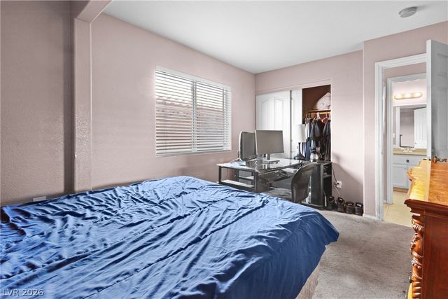 2000 Summit Pointe Drive, Las Vegas, NV 89117