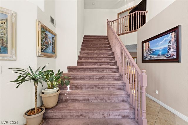 2000 Summit Pointe Drive, Las Vegas, NV 89117