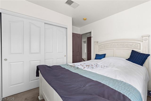 2000 Summit Pointe Drive, Las Vegas, NV 89117