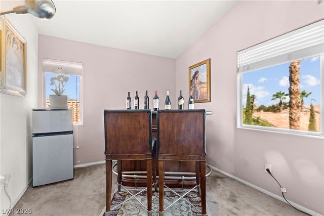 2000 Summit Pointe Drive, Las Vegas, NV 89117