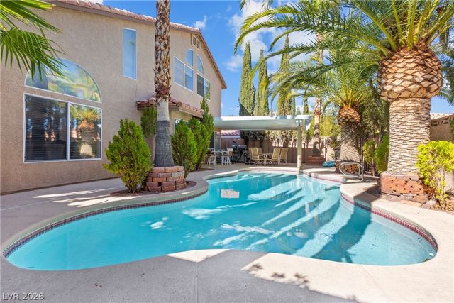 2000 Summit Pointe Drive, Las Vegas, NV 89117